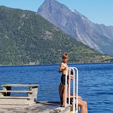 Holiday home Grotdalstind, Rekkedal Gjestegard Saebo (More og Romsdal)