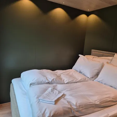 Grotdalstind, Rekkedal Gjestegard Holiday home *