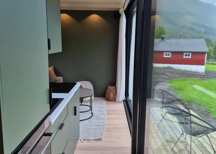 Grotdalstind, Rekkedal Gjestegard - Saebo (More og Romsdal)